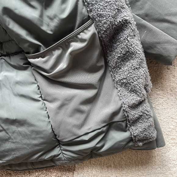 Lululemon Fleece-Lined Insulated Coat – Green, M | New With Tags - Picture 14 of 16